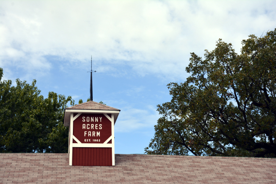 Sonny Acres Farm Red Barn Illinois