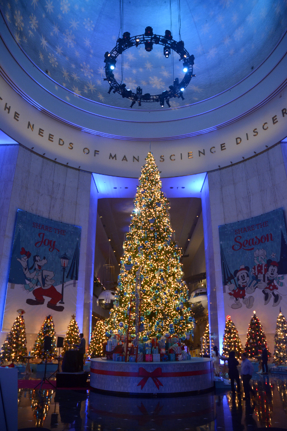 2014 Museum of Science and Industry Disney Christmas Tree
