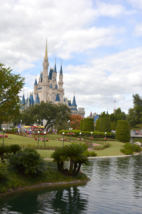 Magic Kingdom Cinderella's Castle and Lake