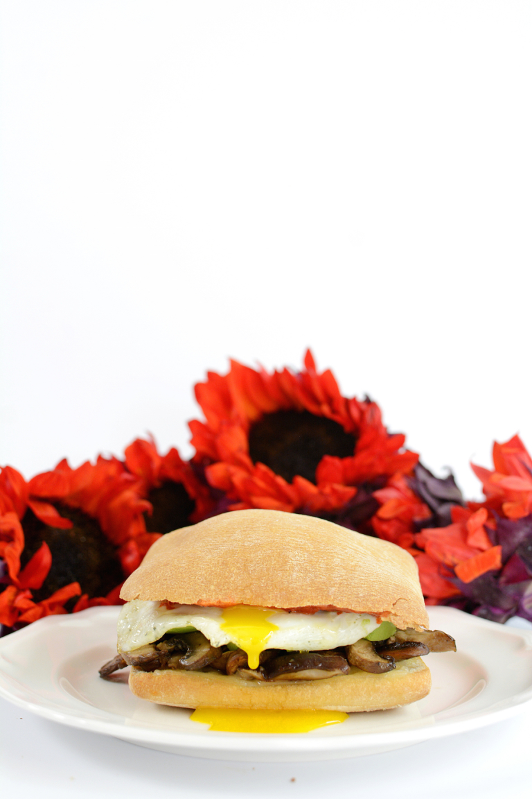 The Ultimate Vegetarian Breakfast Sandwich - Sed Bona