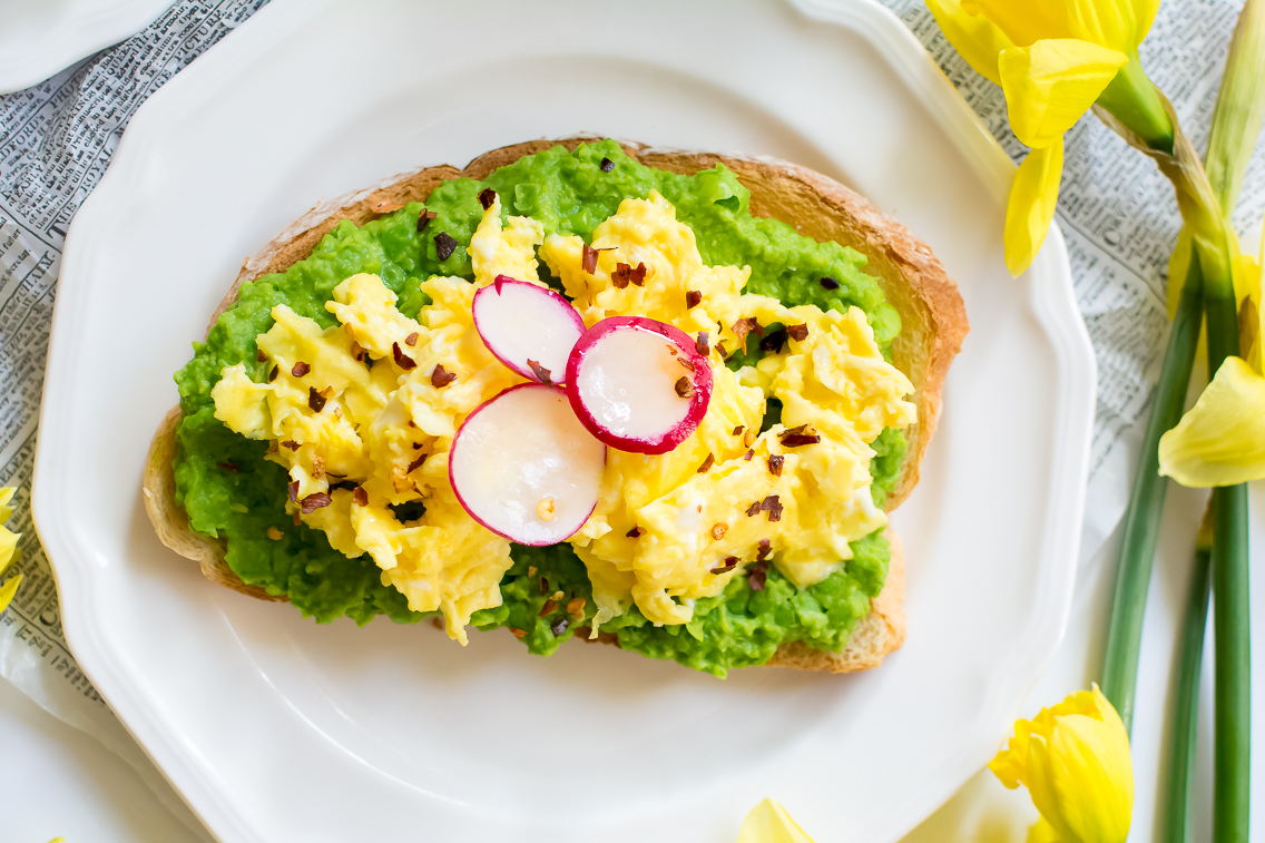 Mashed Pea & Scrambled Egg Tartines Sed Bona