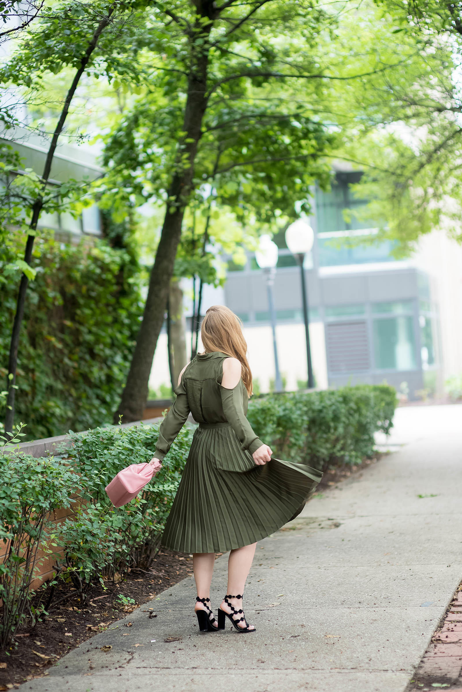 Army Green Pink Outfit Inspiration