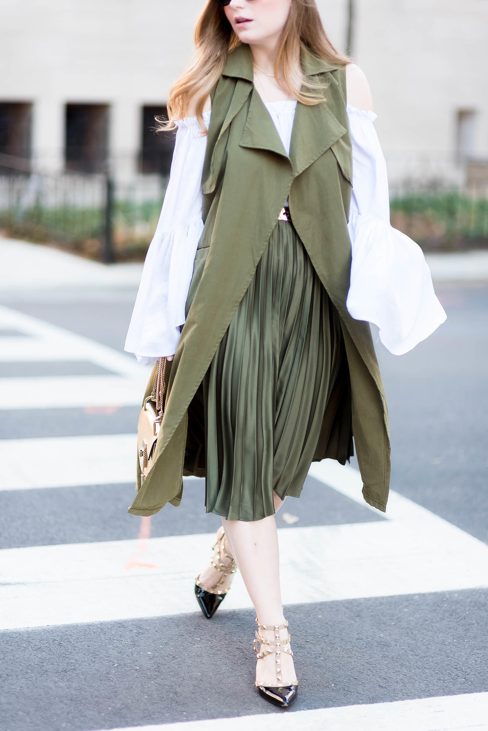 Green Pleats Trench Vest Bell Sleeve Chloé Outfit